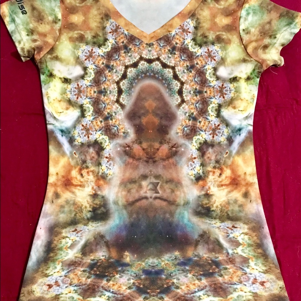 Psychedelic V-neck T-shirt